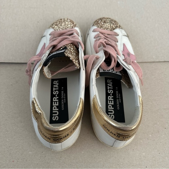 - NEW Golden Goose x REVOLVE Super Star in White, Ancient Pink, & Gold R100 - Picture 5 of 6